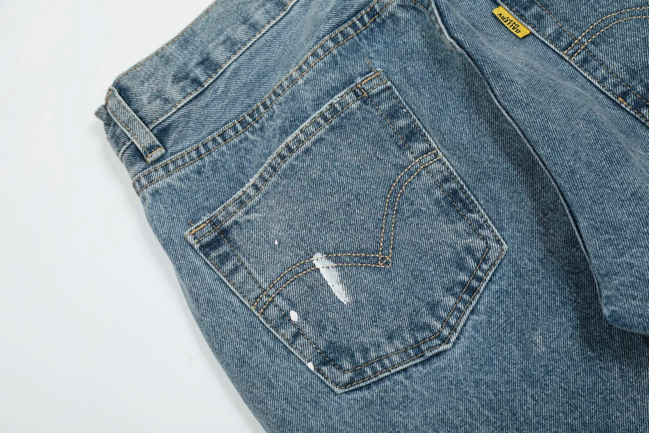#8149 P250💰 Independent GALLERY DEPT. Vintage hole patch splicing black leather cross loose washed flared jeans - truly restore the ultimate vintage texture - original hardware accessories washed and other elevators, QR code analysis are all purchased from the original factory, high degree of restoration, you are welcome to compare with a certain product ~ - three-dimensional version loose and comfortable, not picky about the figure, tall and slim, factory Seiko, original factory quality control, same style for men and women, can be matched with couples, versatile recommendation Essential jeans for all seasons - sizes: 28 30 32 34 36